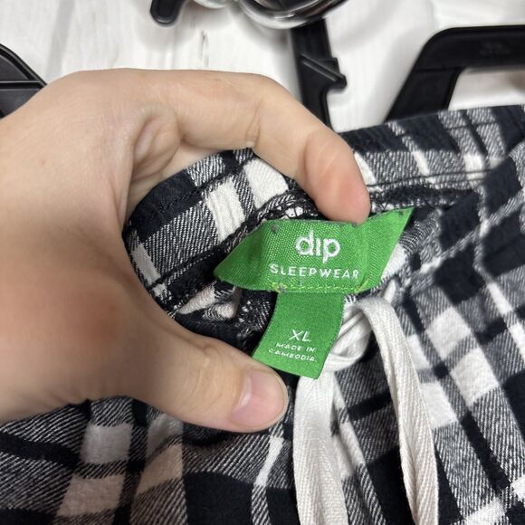 Dip Women’s XL Sleepwear Black White Plaid Flannel Pajama Shorts Drawstring - Picture 2 of 6